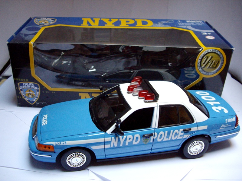 Ford_NYPD8Bleu_01.JPG